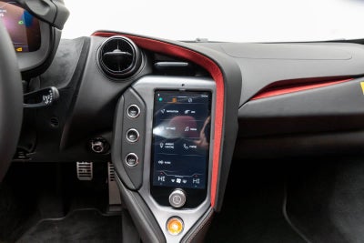 2026 McLaren 750S Base