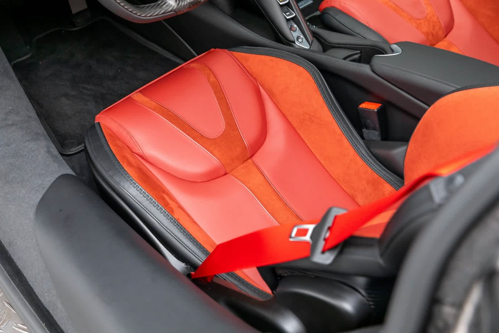 2026 McLaren 750S Base