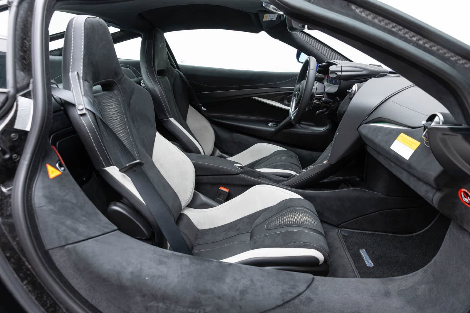 2027 McLaren 750S Base