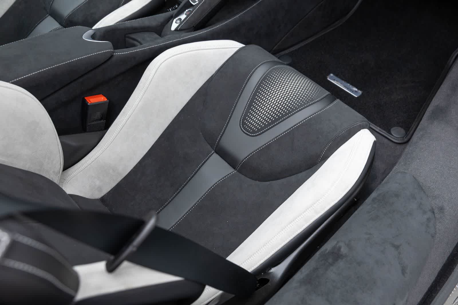 2027 McLaren 750S Base