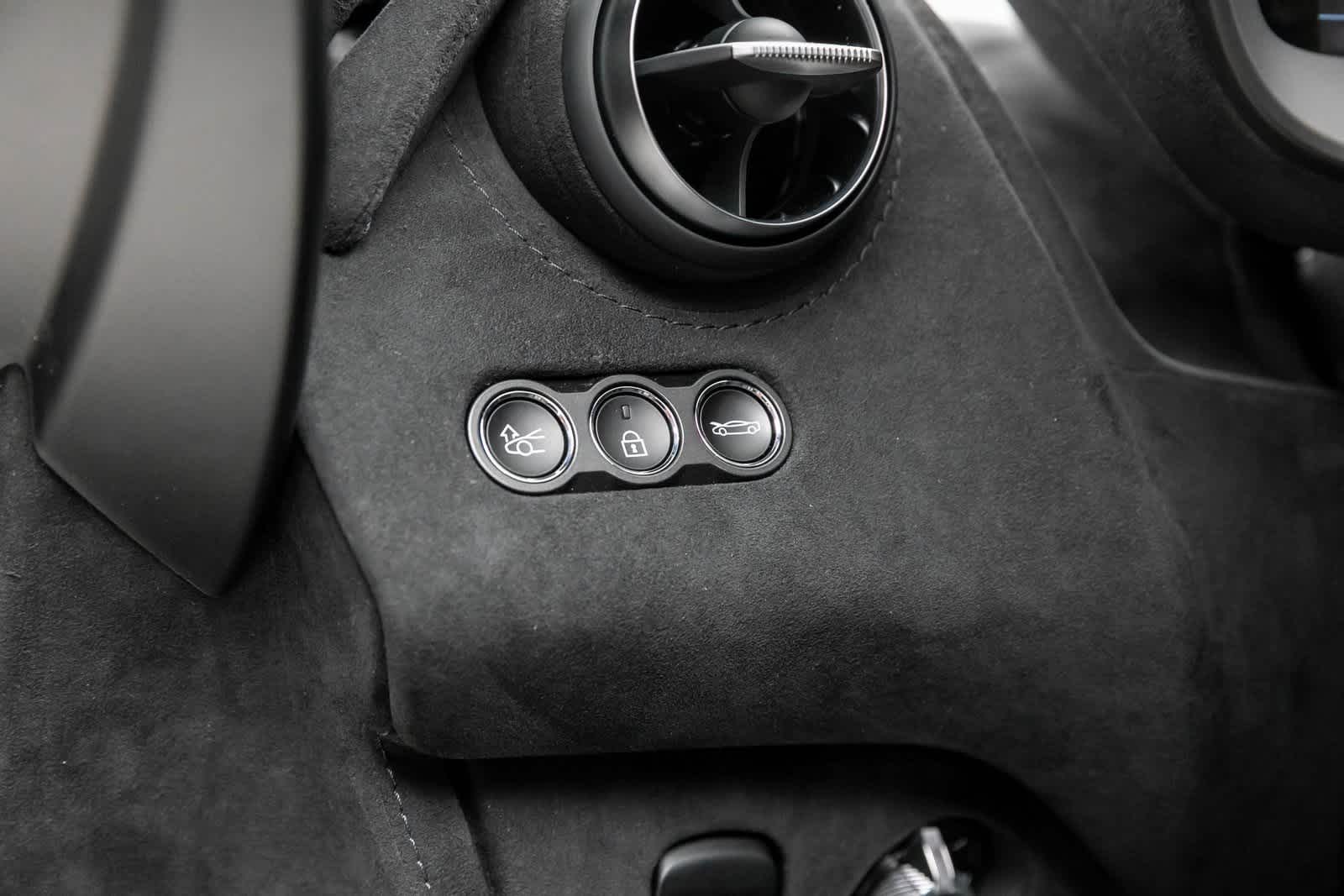 2025 McLaren 750S Spider