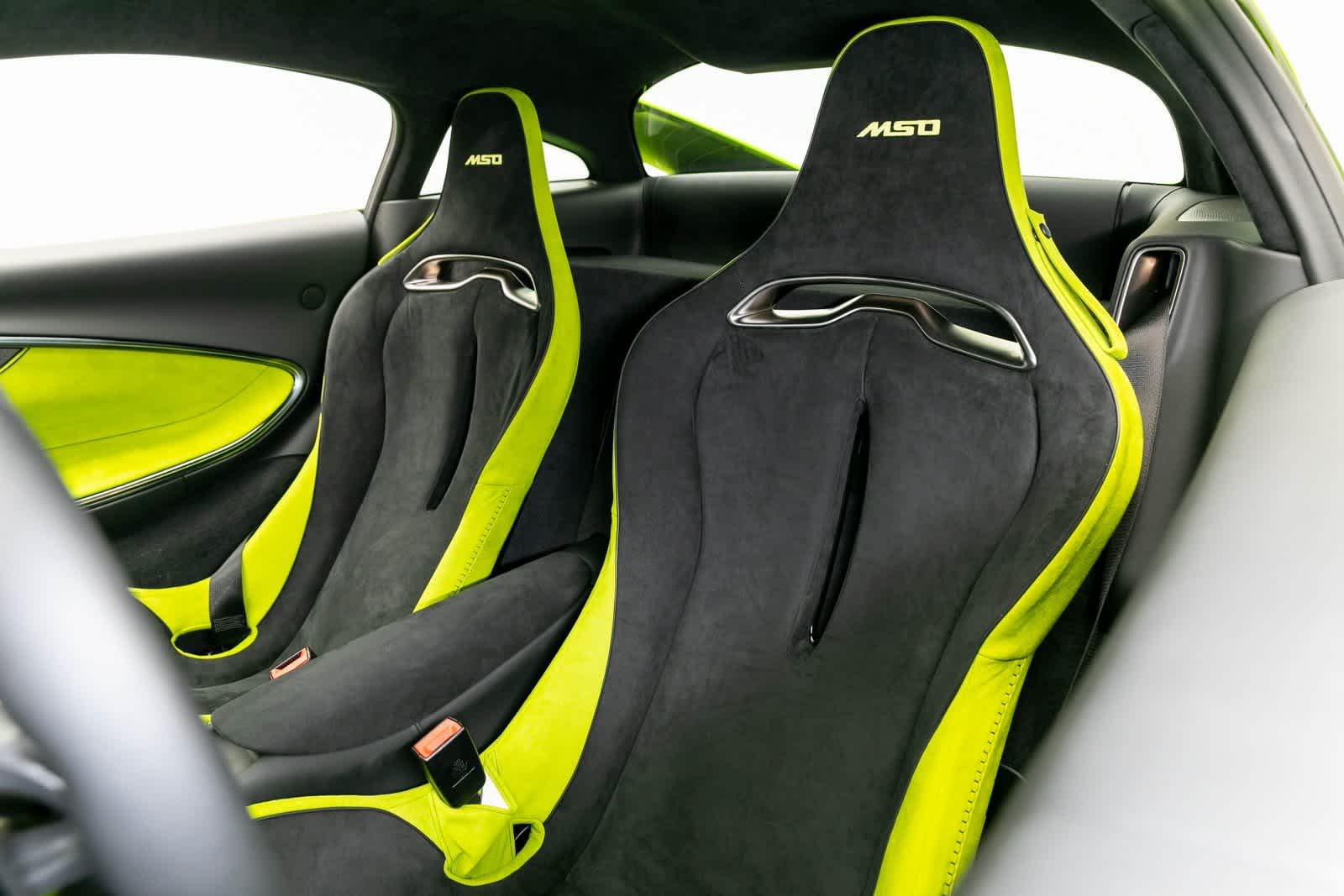 2026 McLaren Artura Base