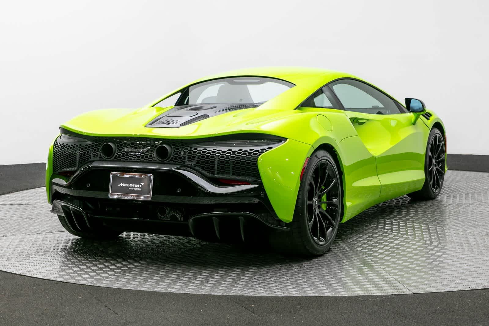 2026 McLaren Artura Base