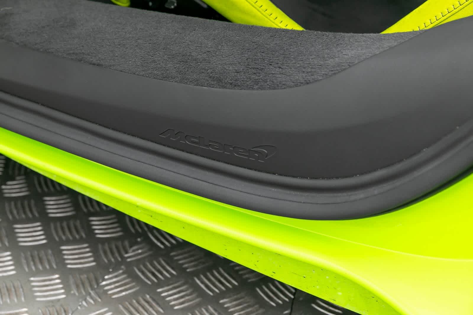 2026 McLaren Artura Base