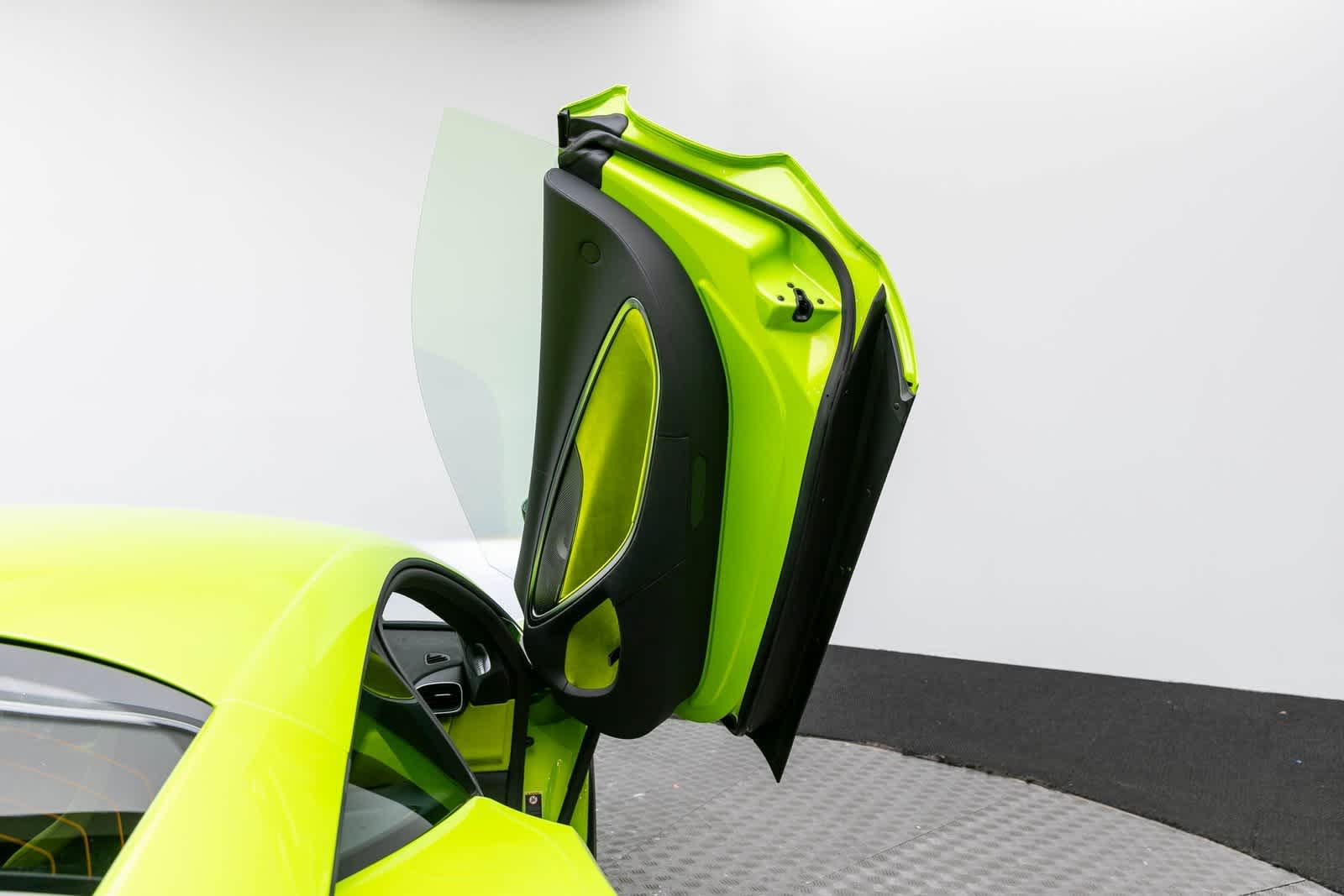 2026 McLaren Artura Base