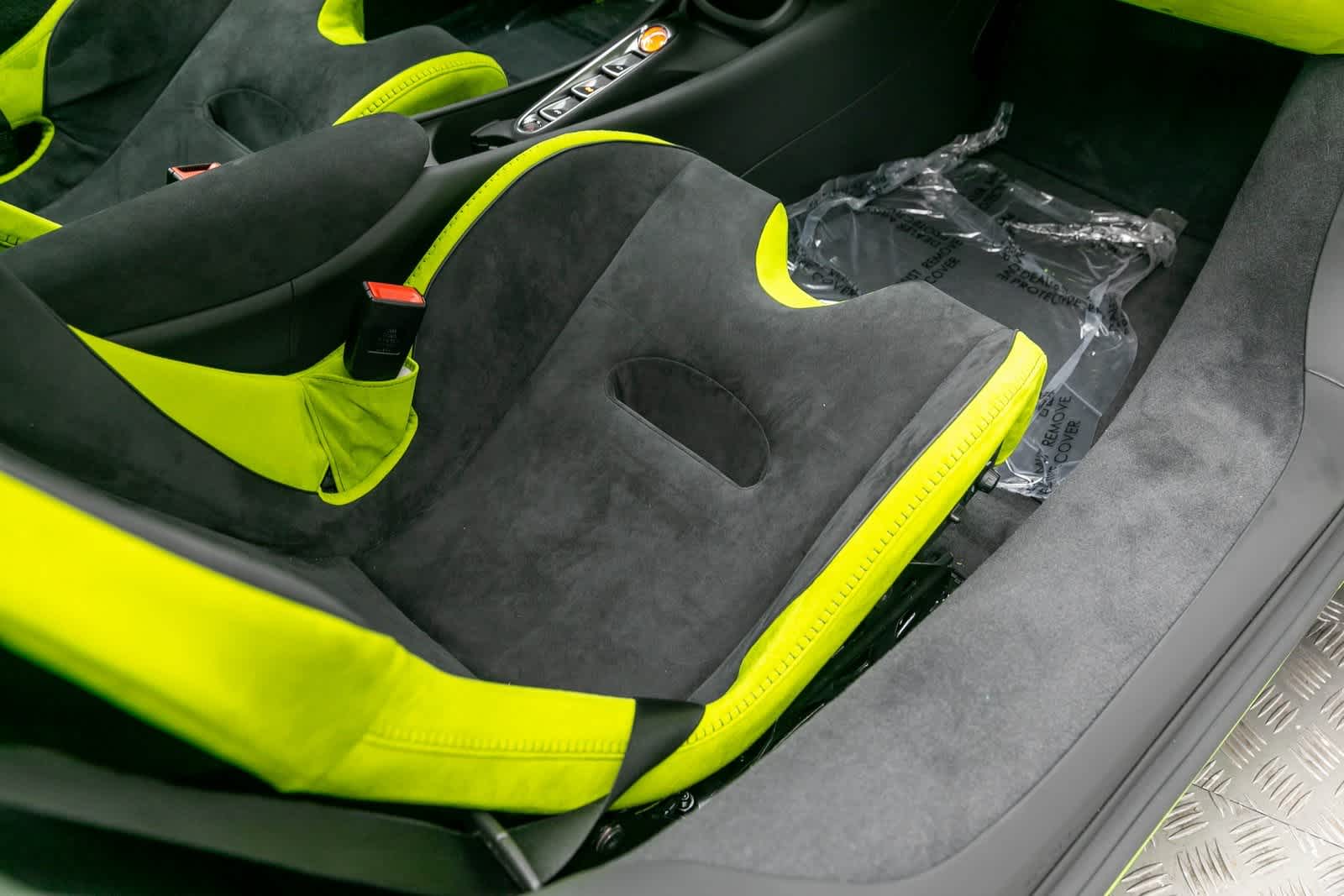 2026 McLaren Artura Base