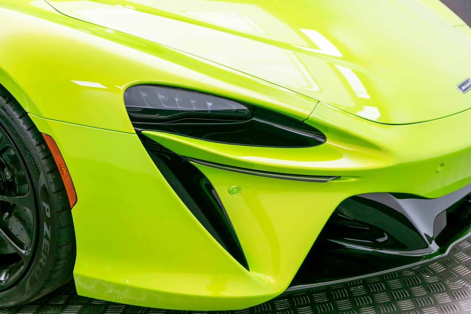 2026 McLaren Artura Base