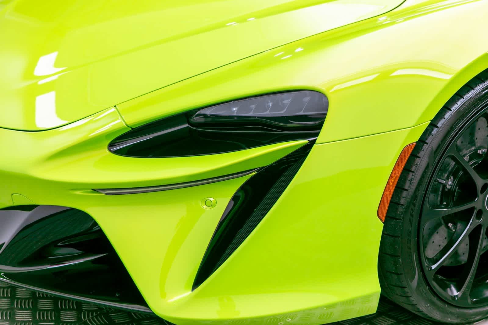 2026 McLaren Artura Base