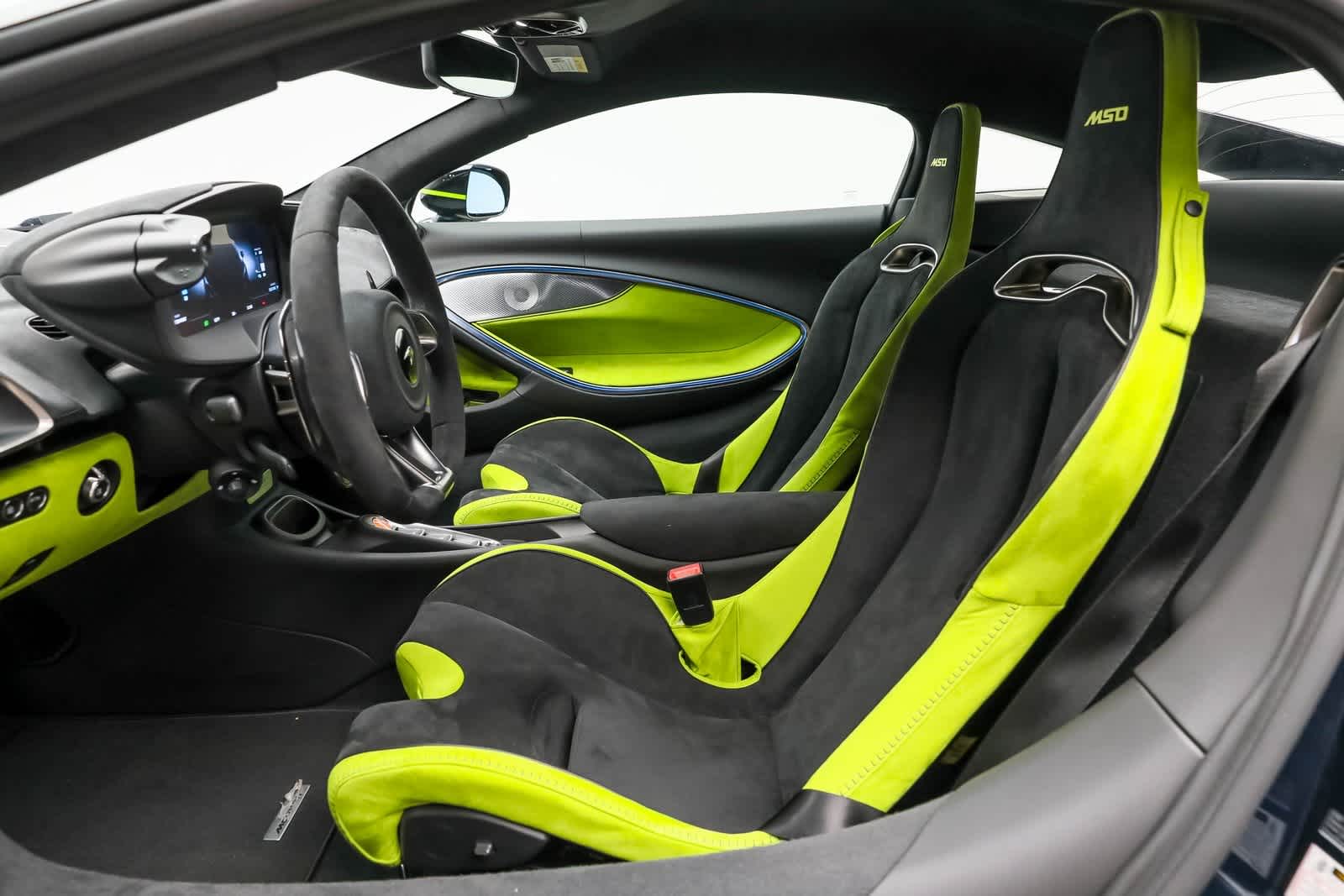 2026 McLaren Artura Base