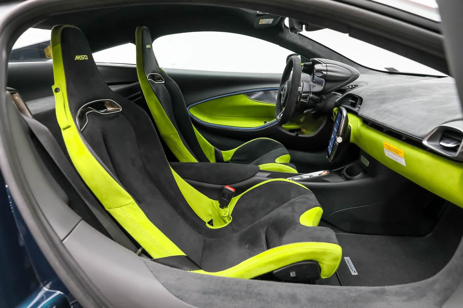 2026 McLaren Artura Base