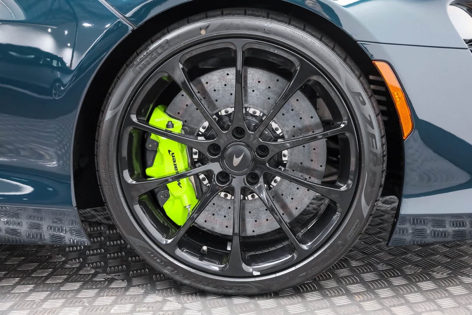 2026 McLaren Artura Base