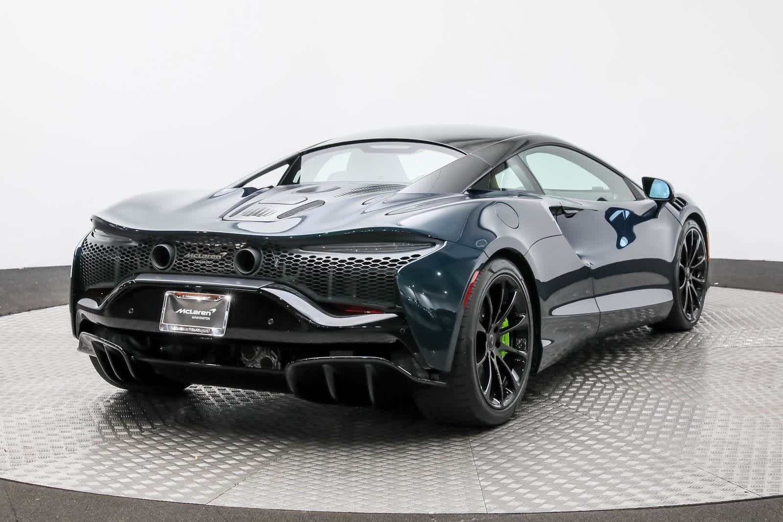 2026 McLaren Artura Base