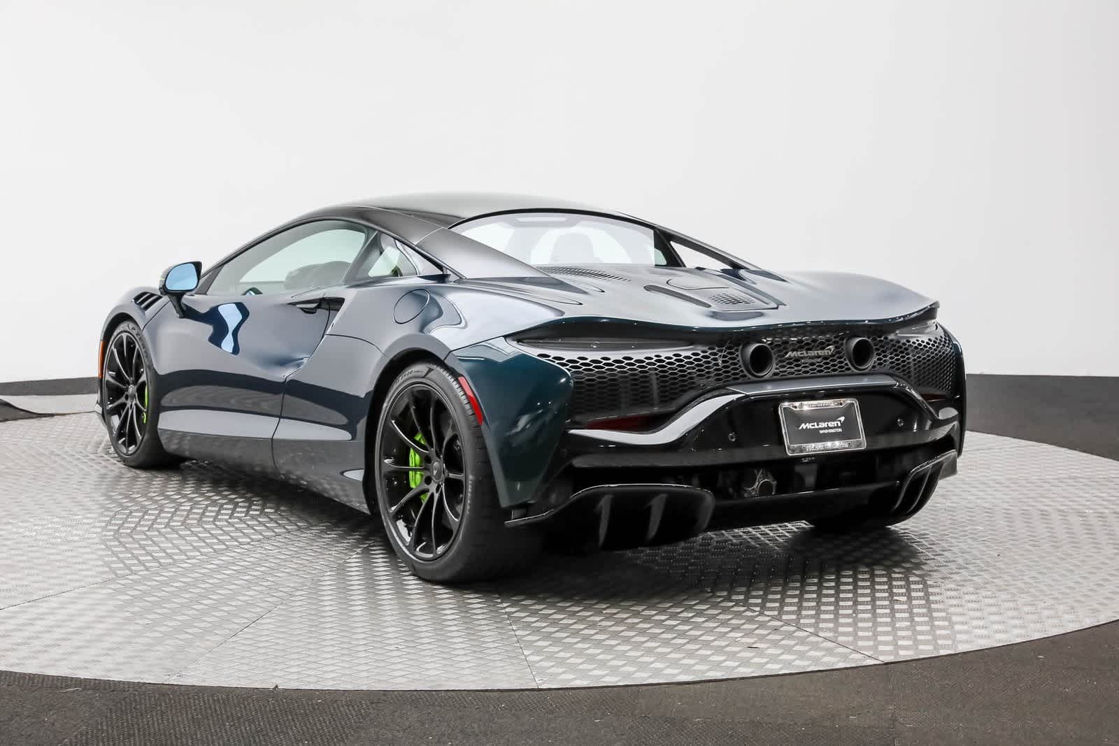 2026 McLaren Artura Base