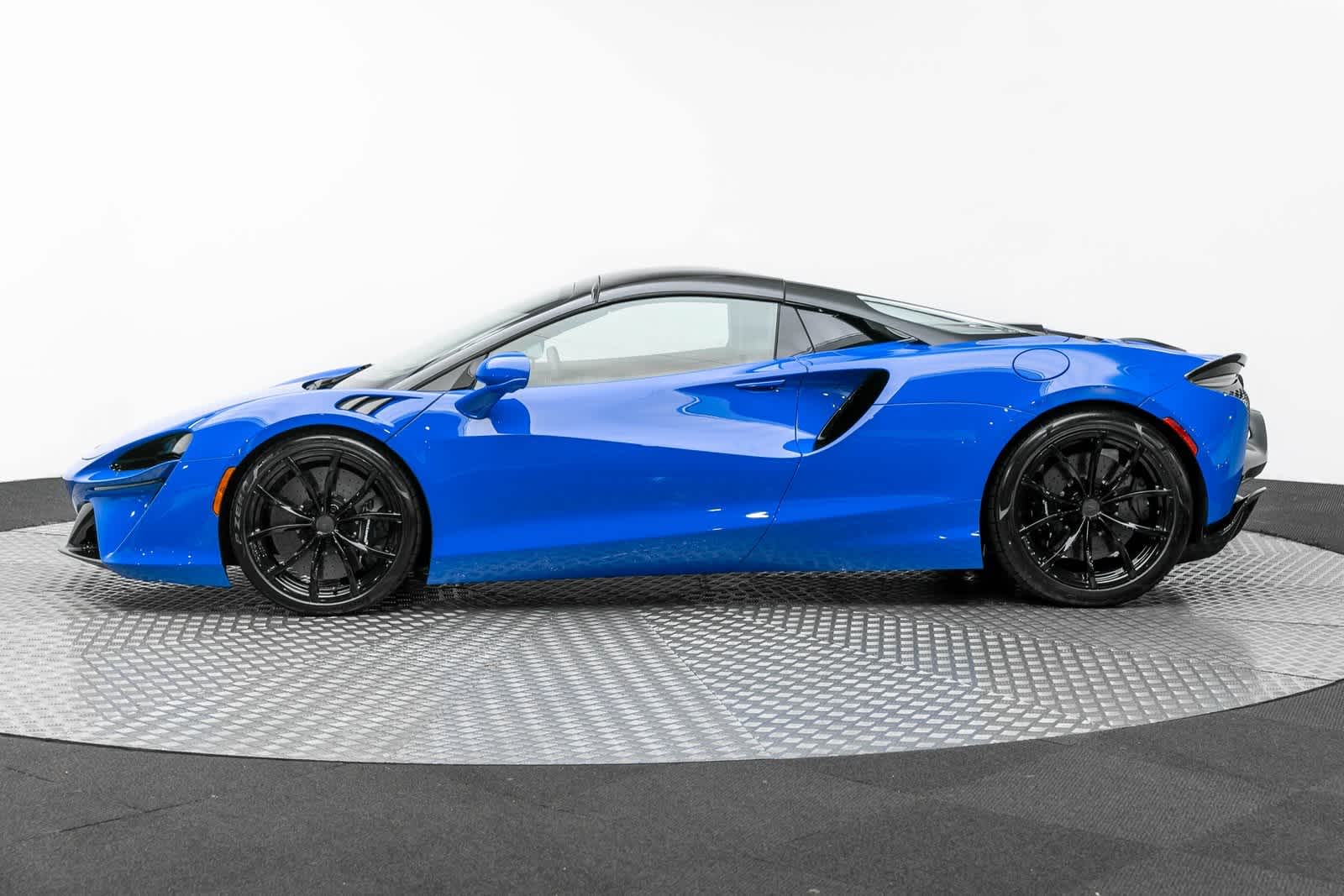 2025 McLaren Artura Spider