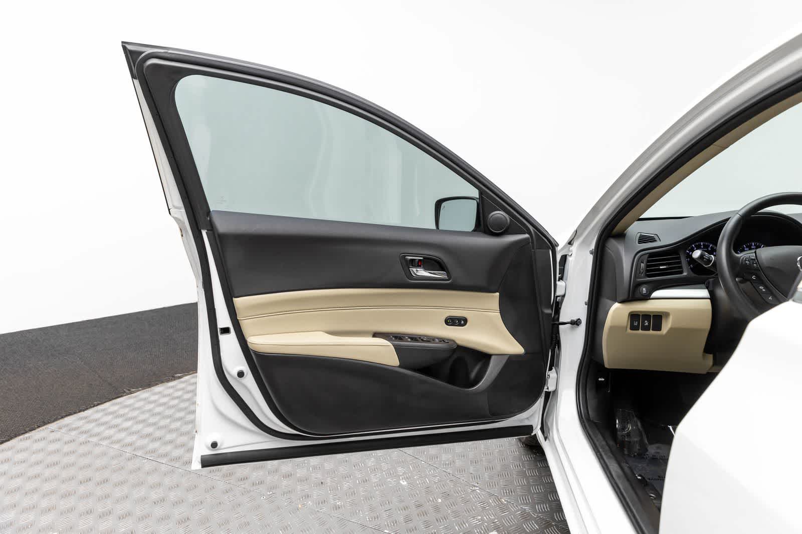 2018 Acura ILX w/Premium Pkg