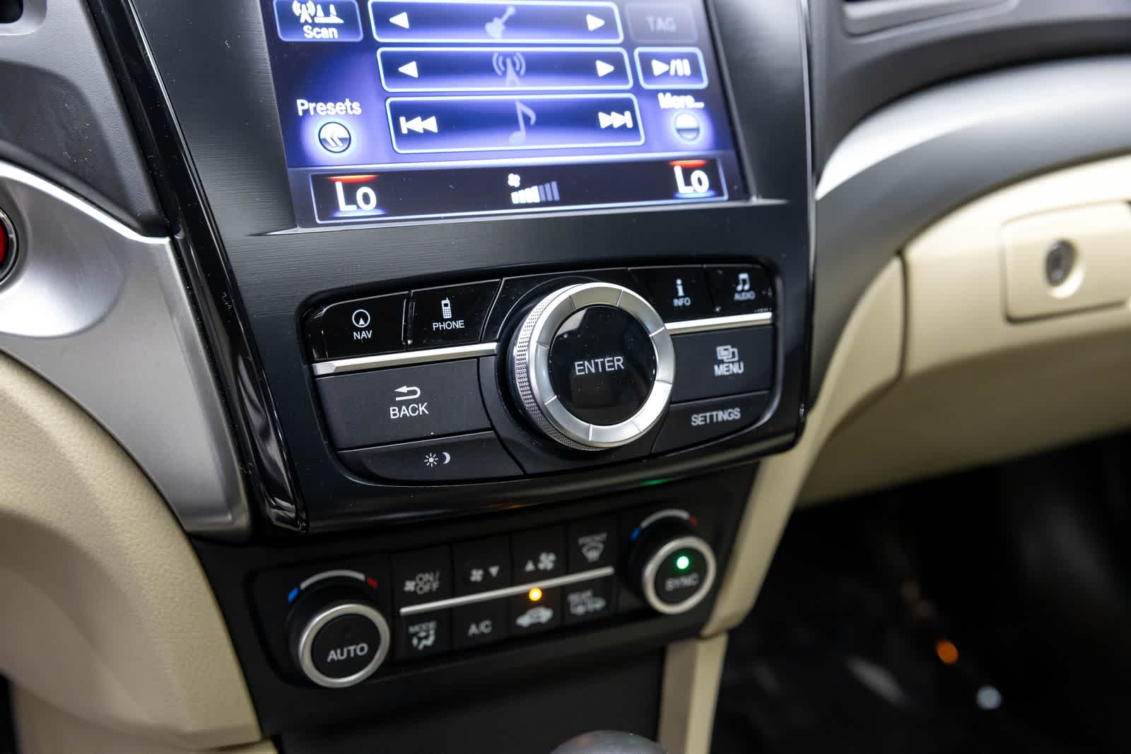 2018 Acura ILX w/Premium Pkg