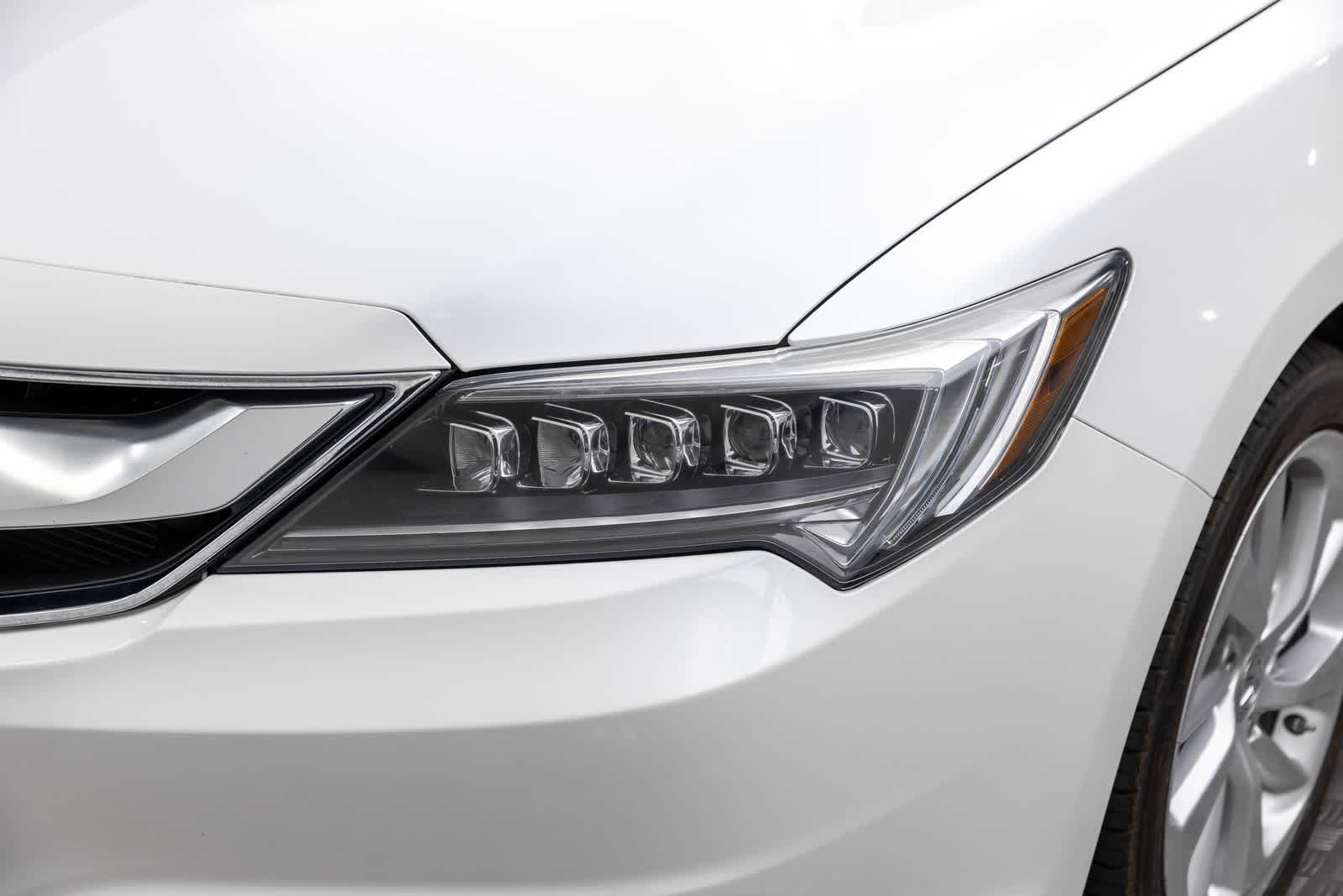 2018 Acura ILX w/Premium Pkg