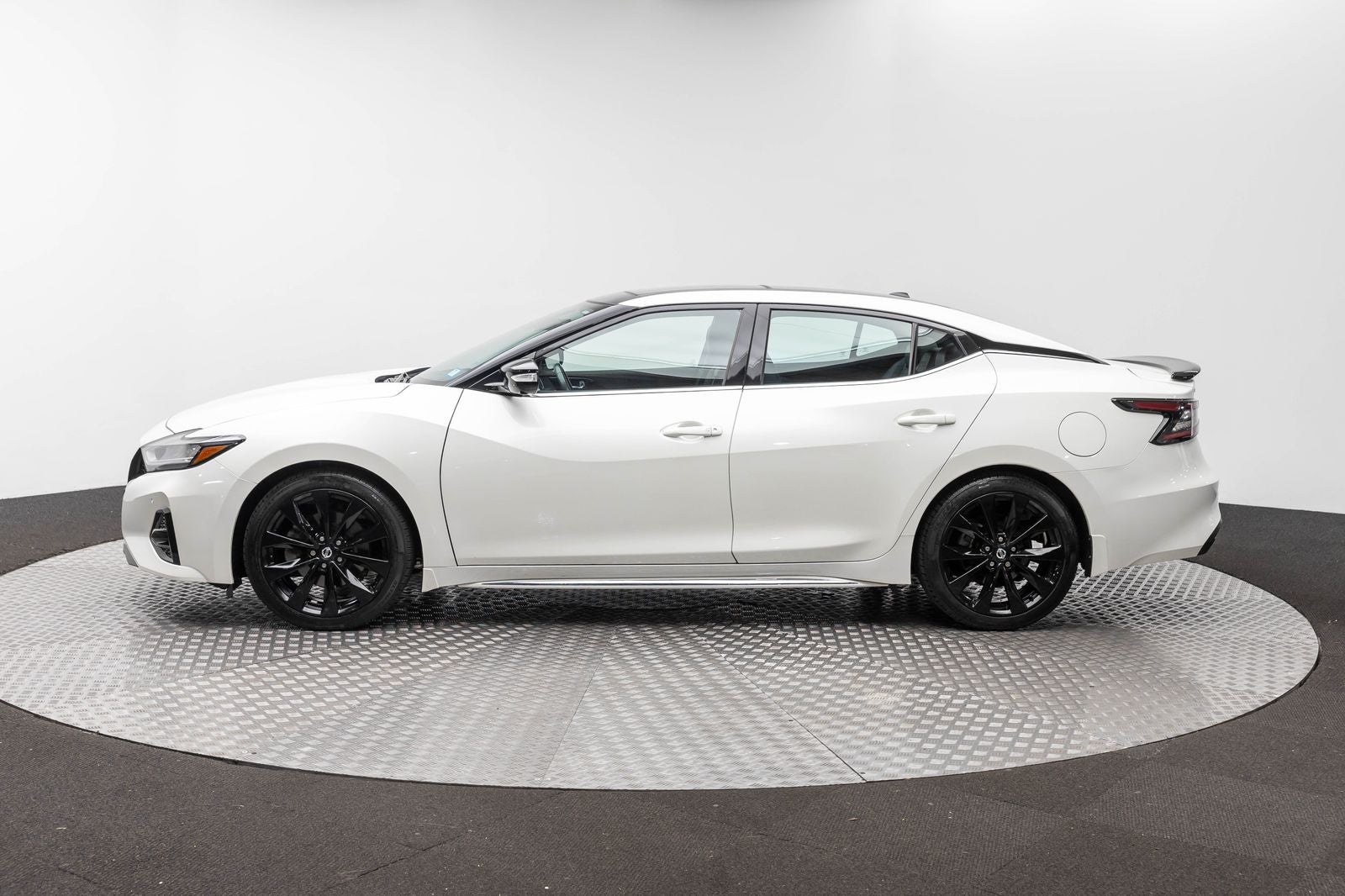 2021 Nissan Maxima SR