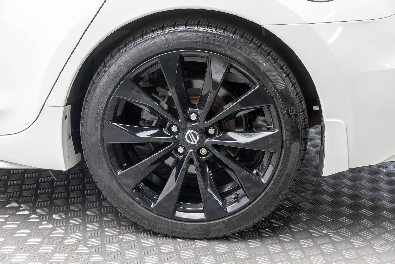 2021 Nissan Maxima SR