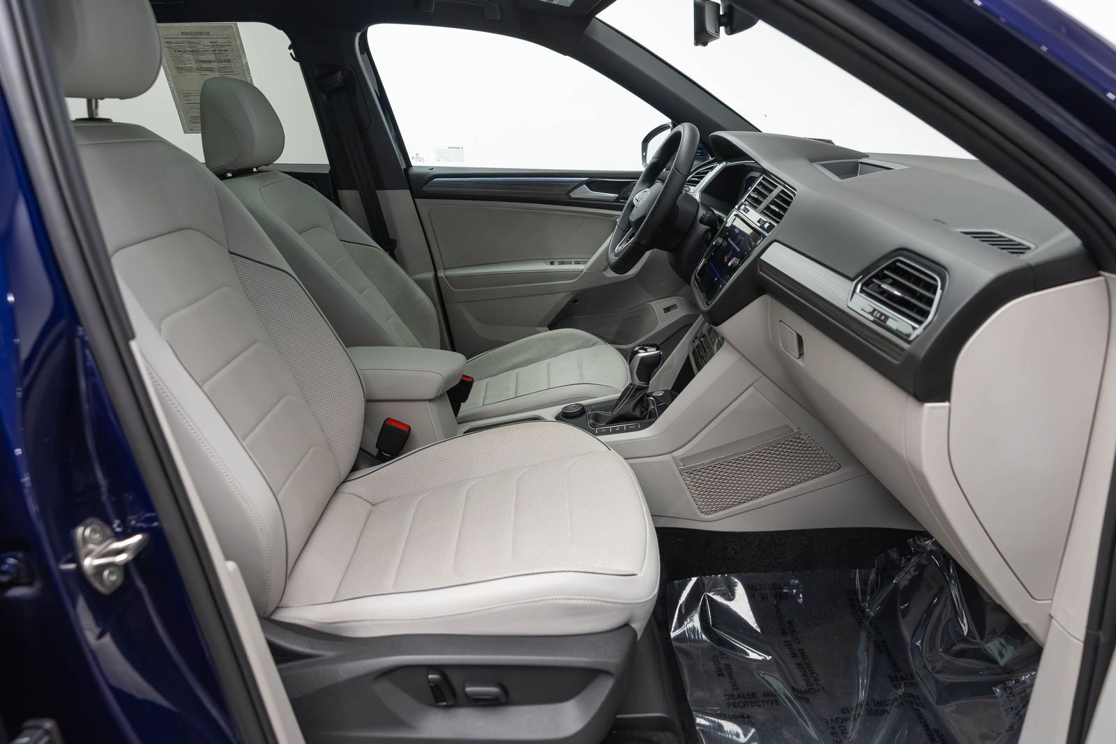 2023 Volkswagen Tiguan SEL R-Line