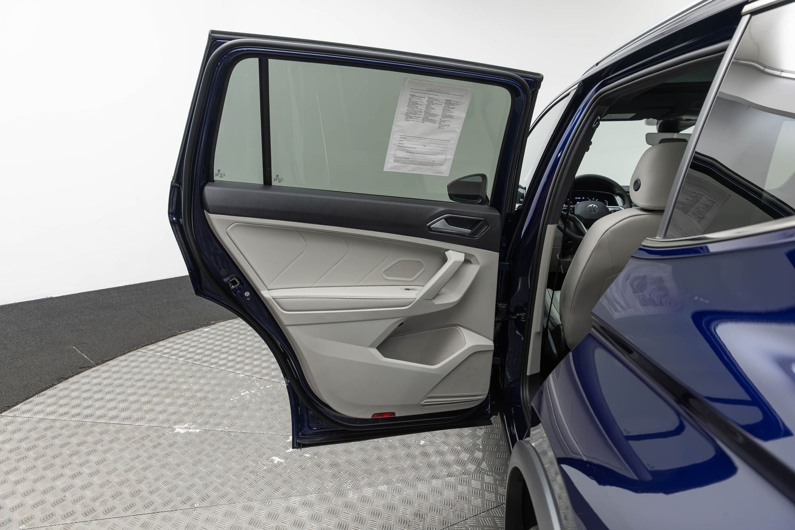 2023 Volkswagen Tiguan SEL R-Line