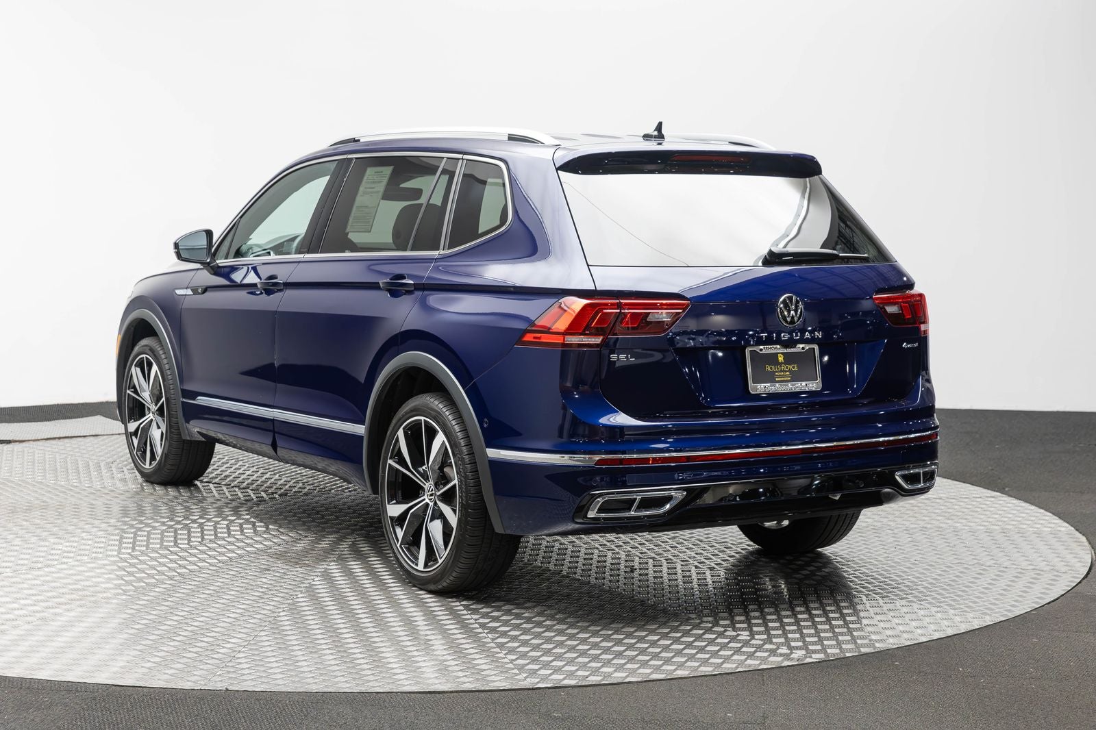 2023 Volkswagen Tiguan SEL R-Line
