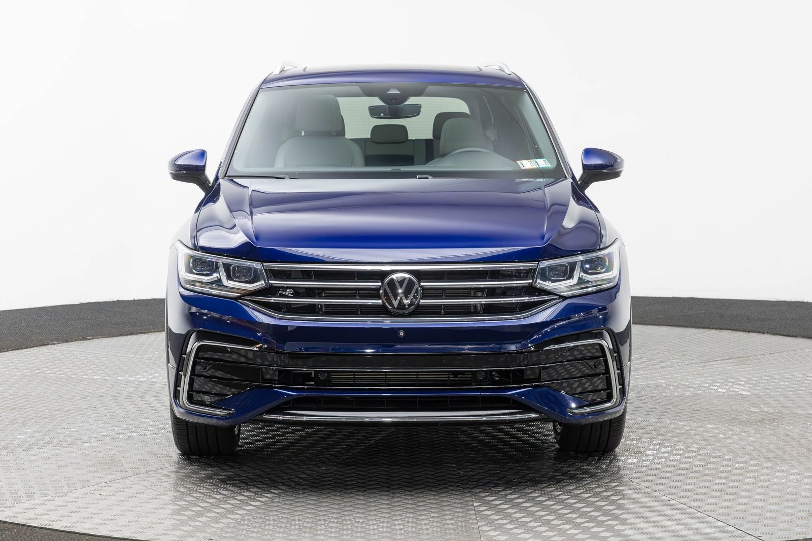 2023 Volkswagen Tiguan SEL R-Line