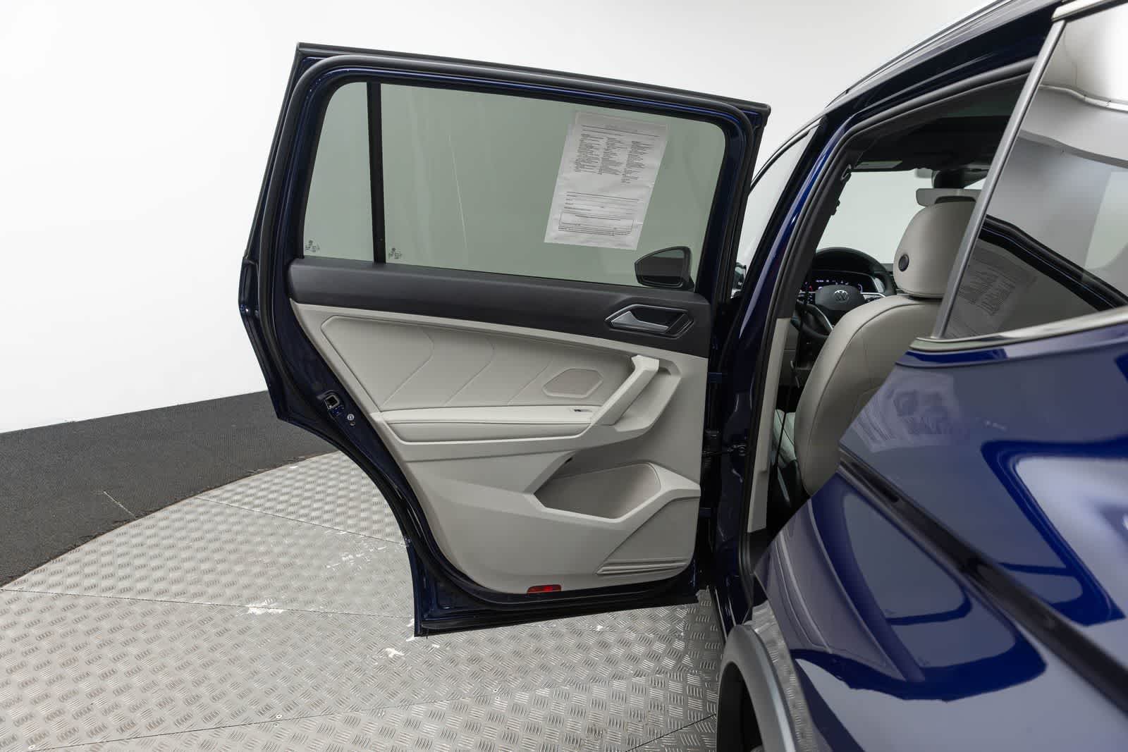 2023 Volkswagen Tiguan SEL R-Line