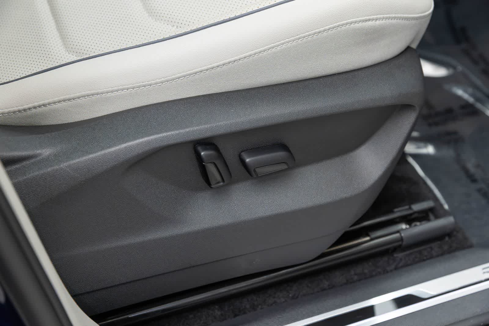 2023 Volkswagen Tiguan SEL R-Line