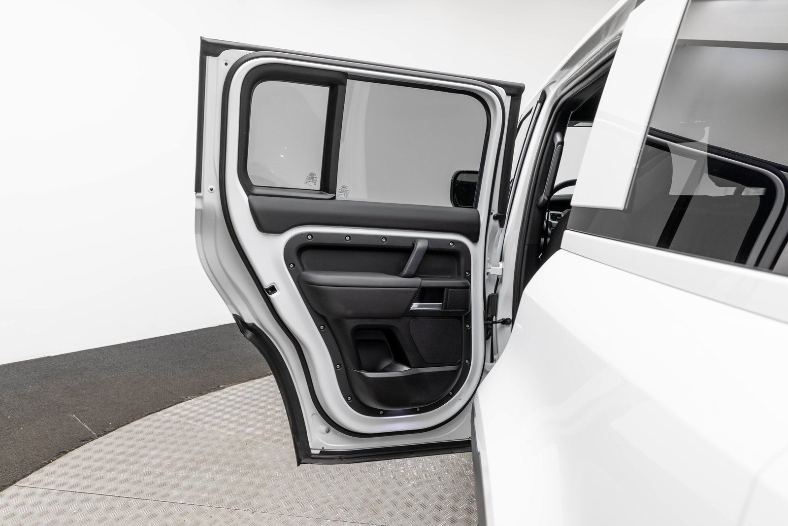 2025 Land Rover Defender S