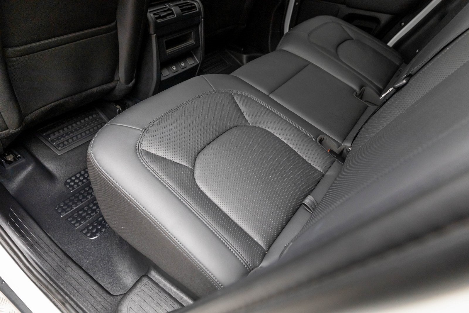 2025 Land Rover Defender S