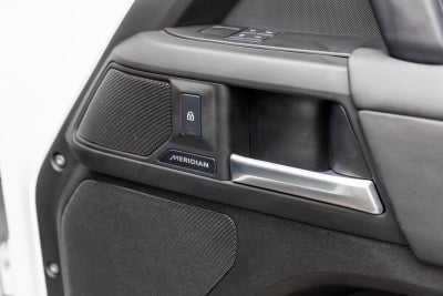 2025 Land Rover Defender S