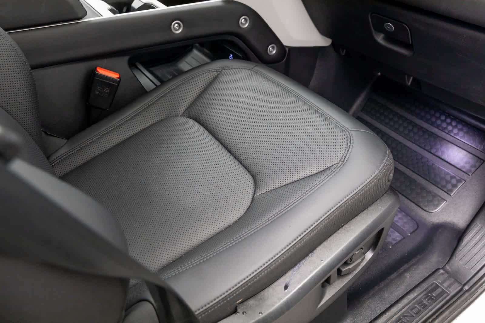 2025 Land Rover Defender S