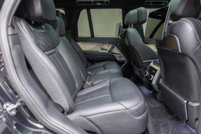 2025 Land Rover Range Rover SV