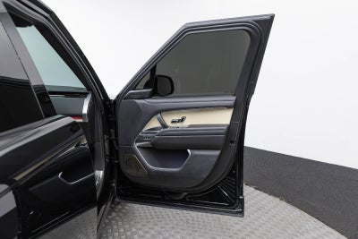 2025 Land Rover Range Rover SV