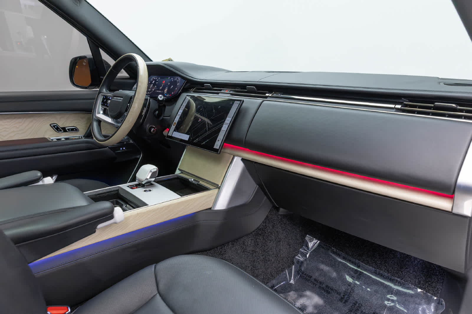 2025 Land Rover Range Rover SV