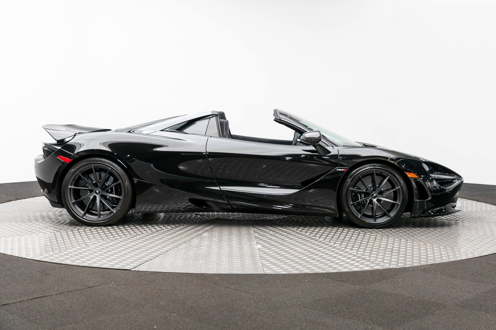2023 McLaren 720S Spider