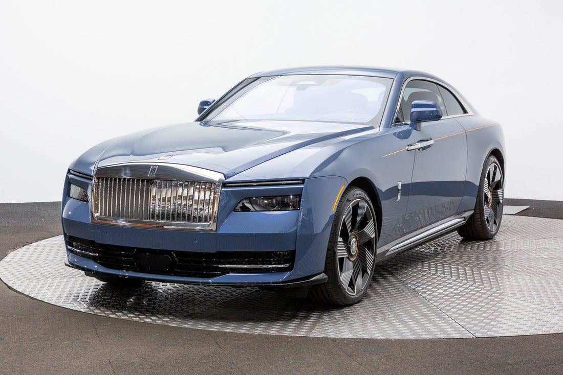 2024 Rolls-Royce Spectre Coupe — photo 1 of 58