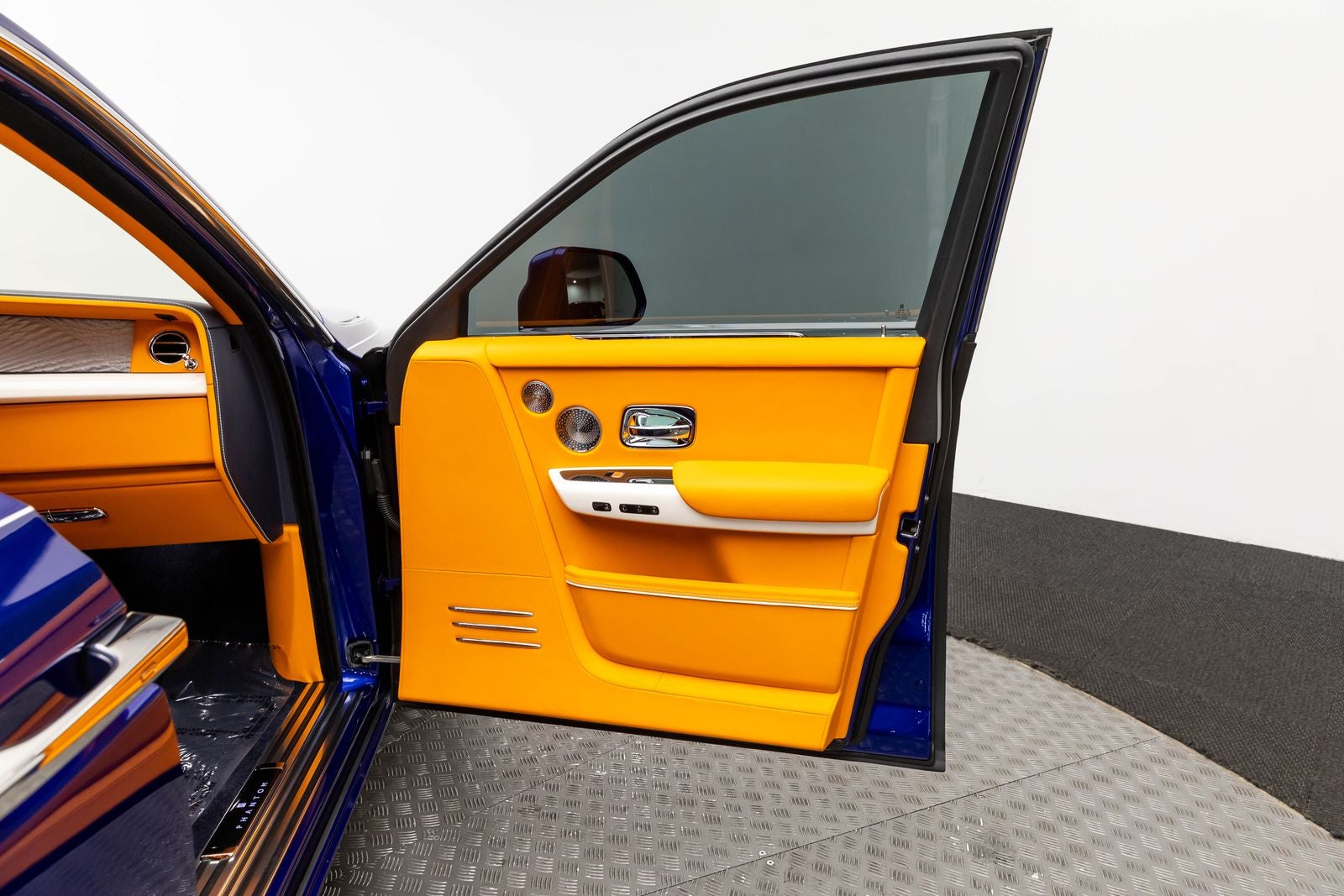 2023 Rolls-Royce Phantom Sedan