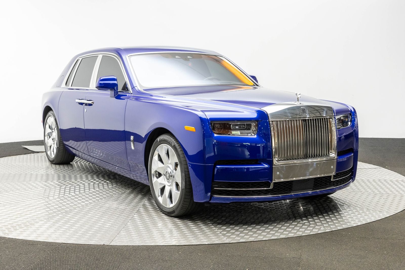 2023 Rolls-Royce Phantom Sedan