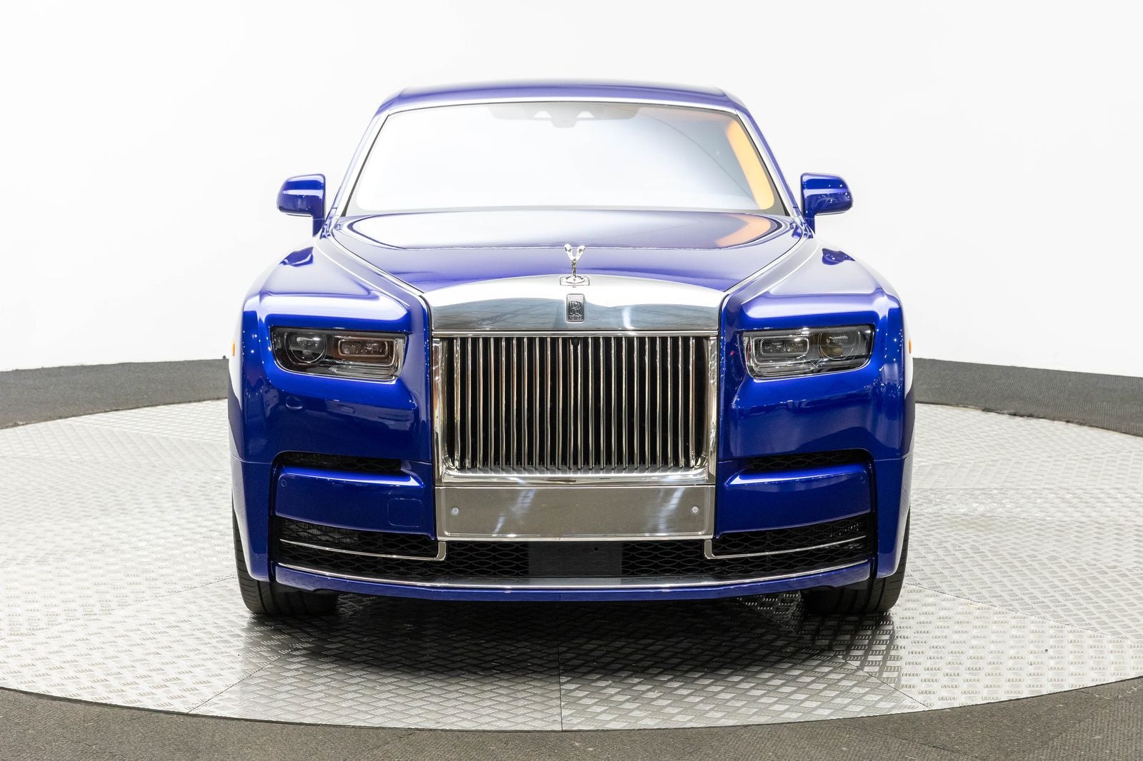 2023 Rolls-Royce Phantom Sedan