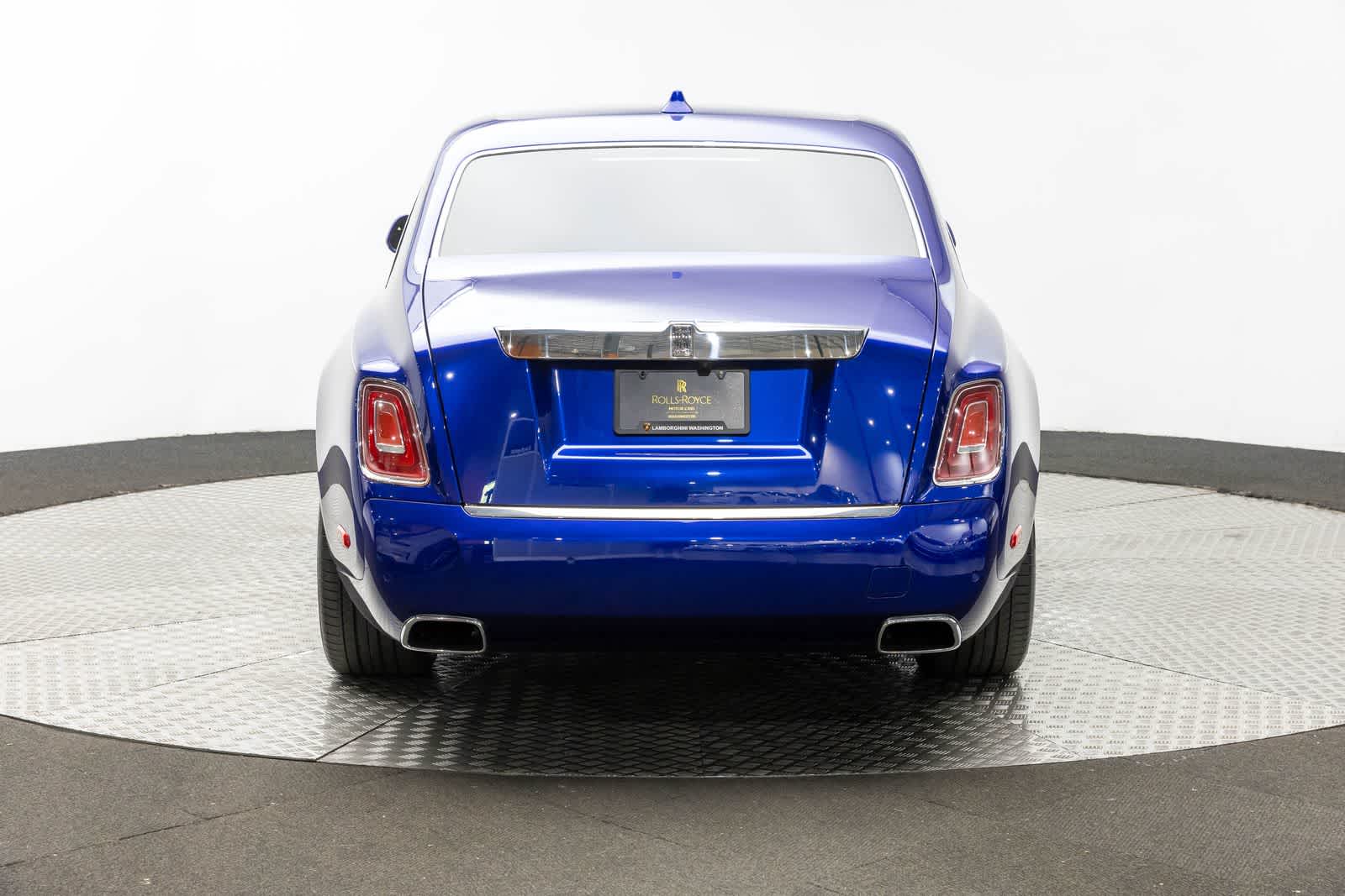 2023 Rolls-Royce Phantom Sedan