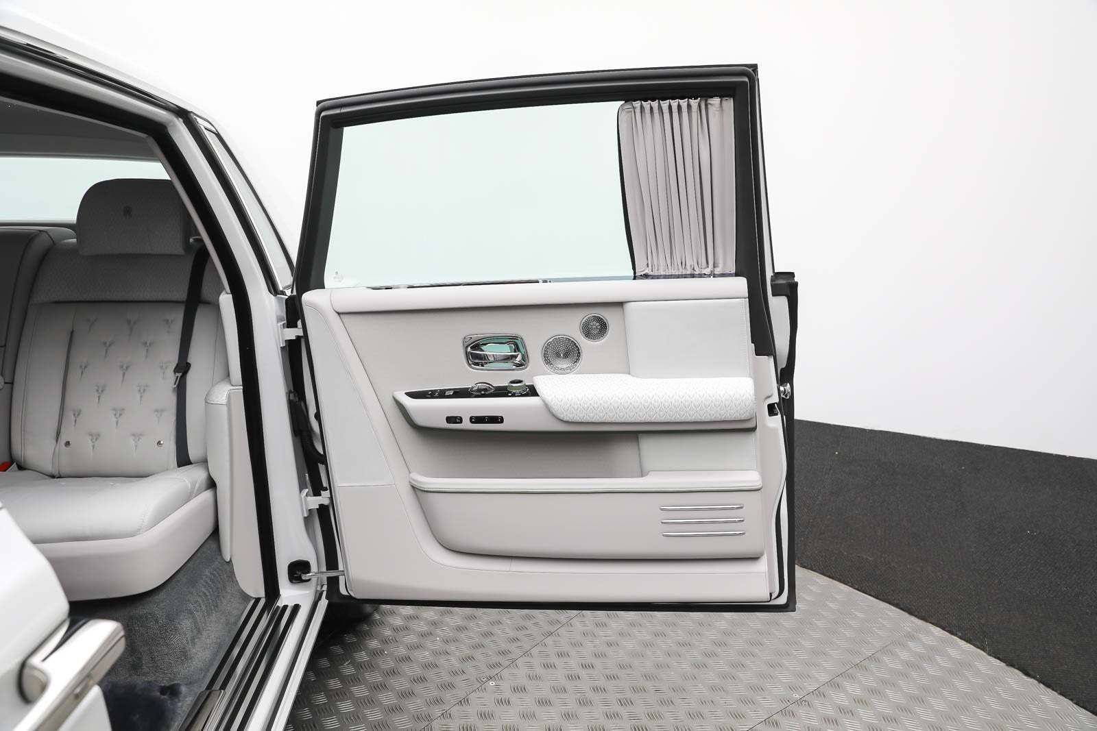 2024 Rolls-Royce Phantom Plantino