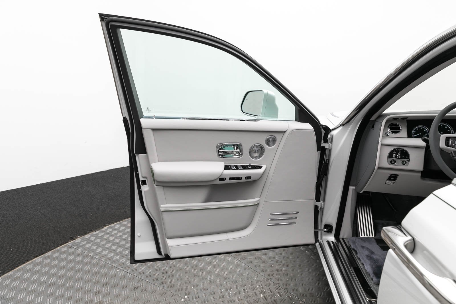 2024 Rolls-Royce Phantom Plantino