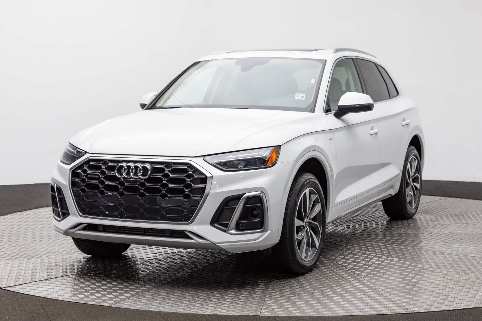 2024 Audi Q5 S line Premium Plus