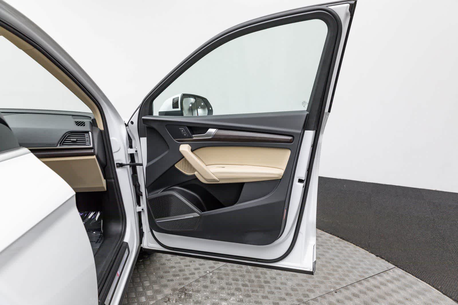 2024 Audi Q5 S line Premium Plus