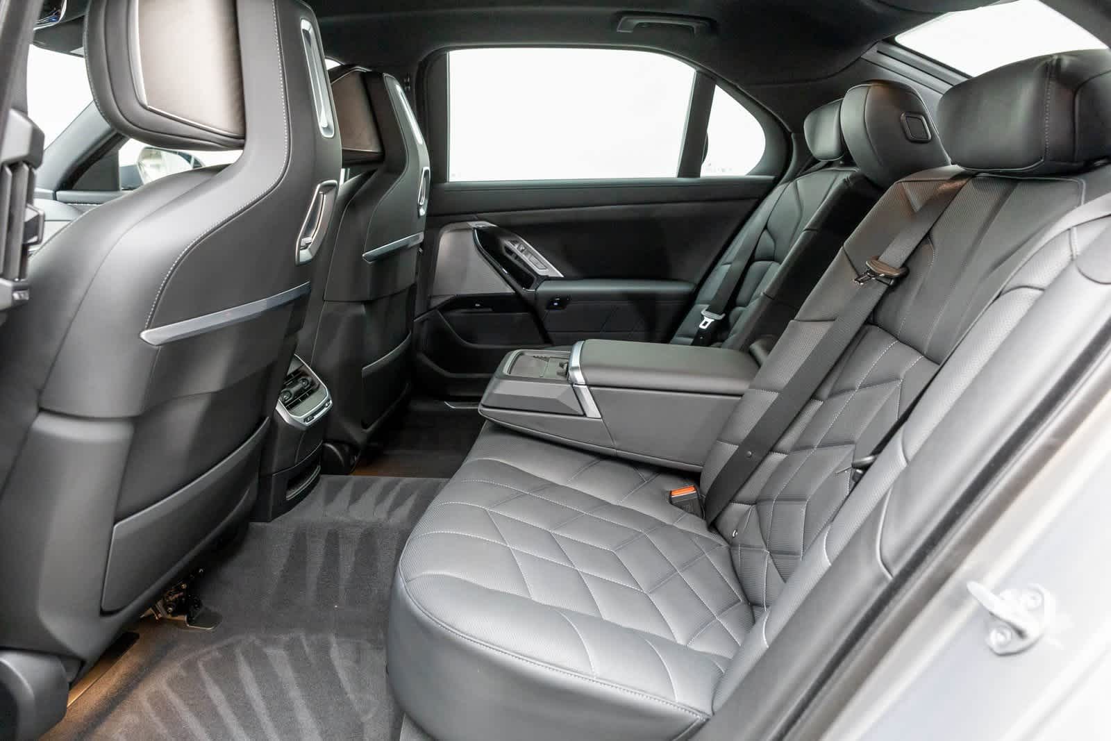 2024 BMW 7 Series 760i xDrive