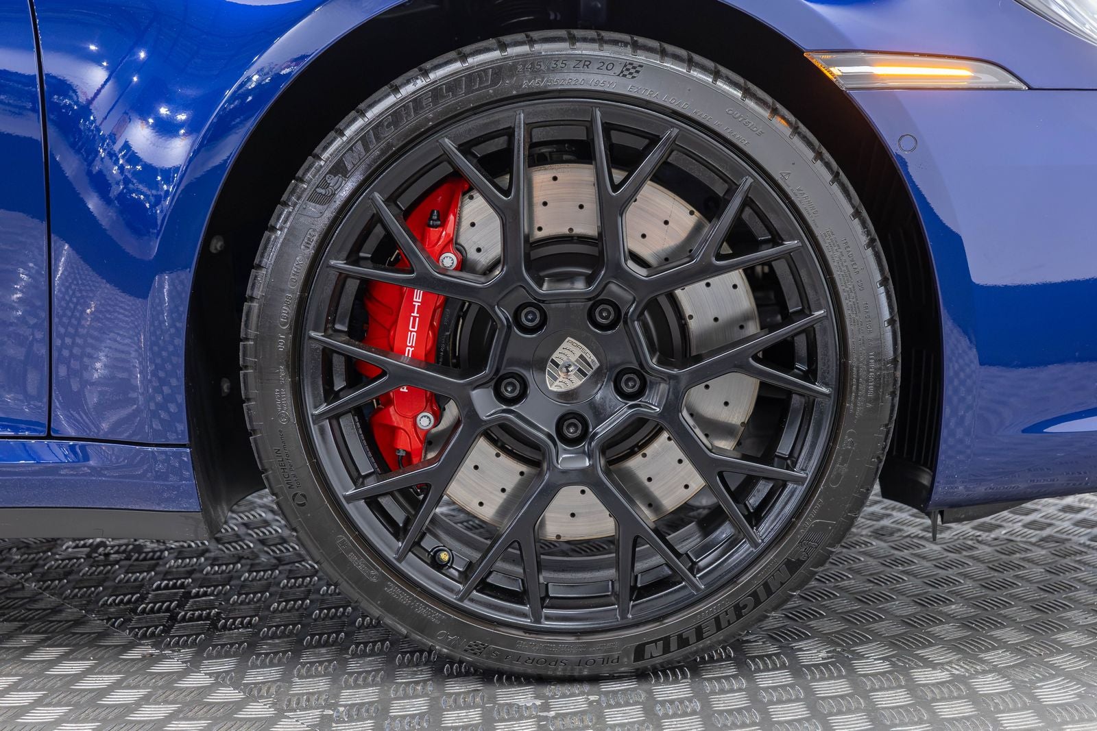 2024 Porsche 911 Carrera GTS