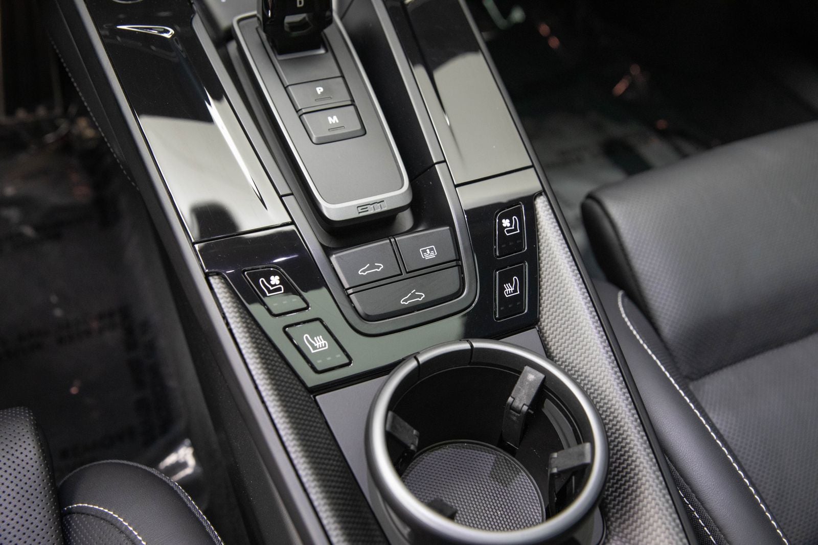 2025 Porsche 911 Carrera 4 GTS