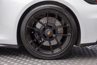 2025 Porsche 911 Carrera 4 GTS